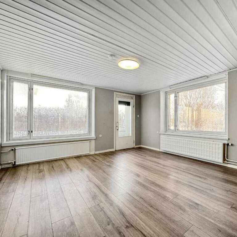 Electric Hydronic Vs Electric Baseboard Heater