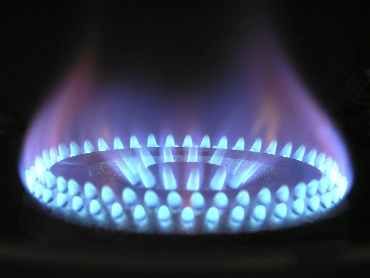What is the difference between power and heat in heater calculations?