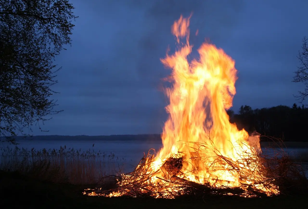 Fuel type and heat output: what changes indoors vs outdoors